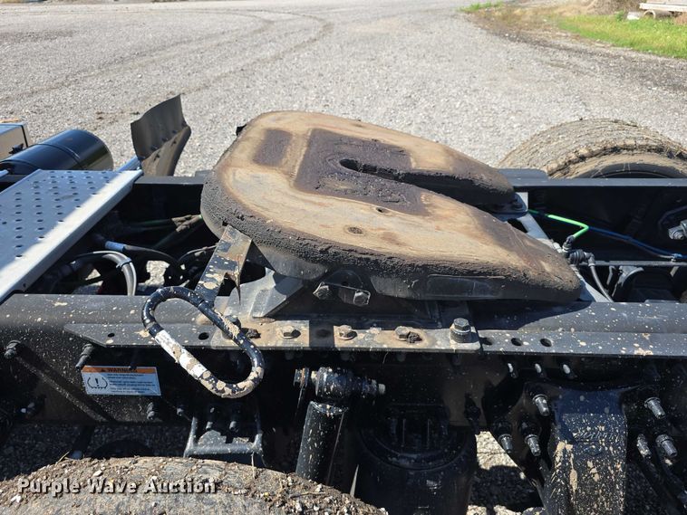 image for item DR3777 2021 Freightliner Cascadia 126 semi truck