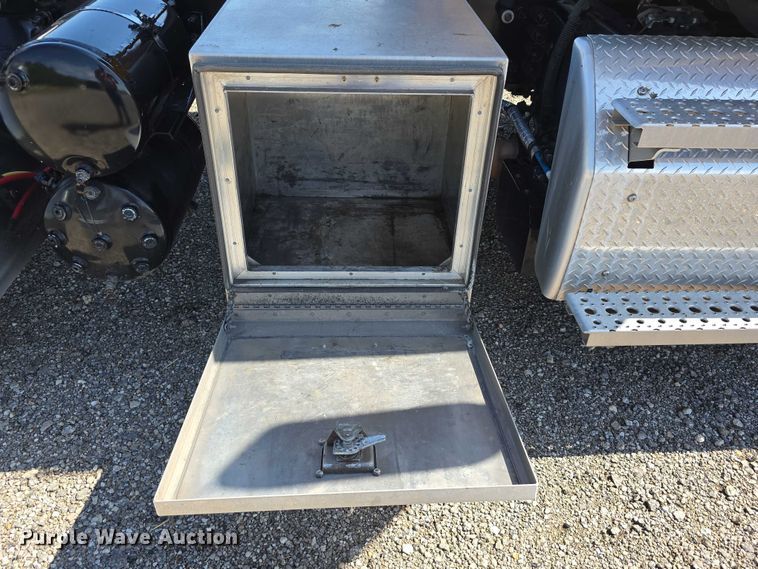 image for item DR3777 2021 Freightliner Cascadia 126 semi truck