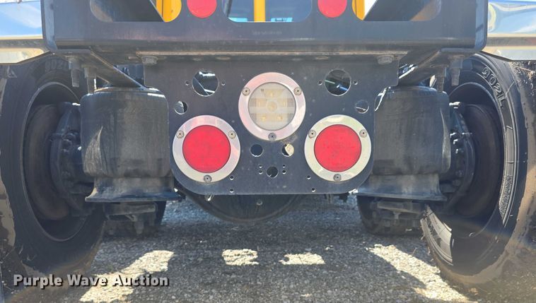 image for item DR3777 2021 Freightliner Cascadia 126 semi truck