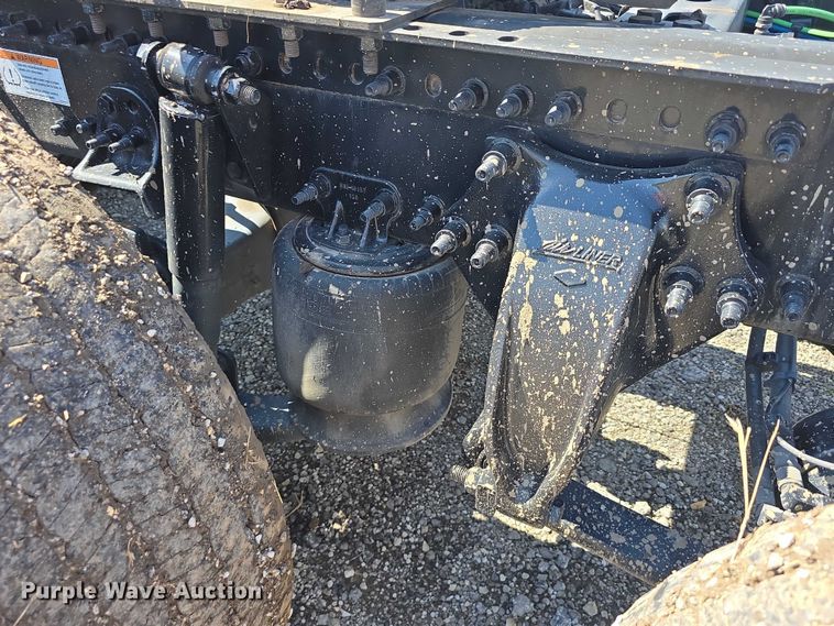 image for item DR3777 2021 Freightliner Cascadia 126 semi truck