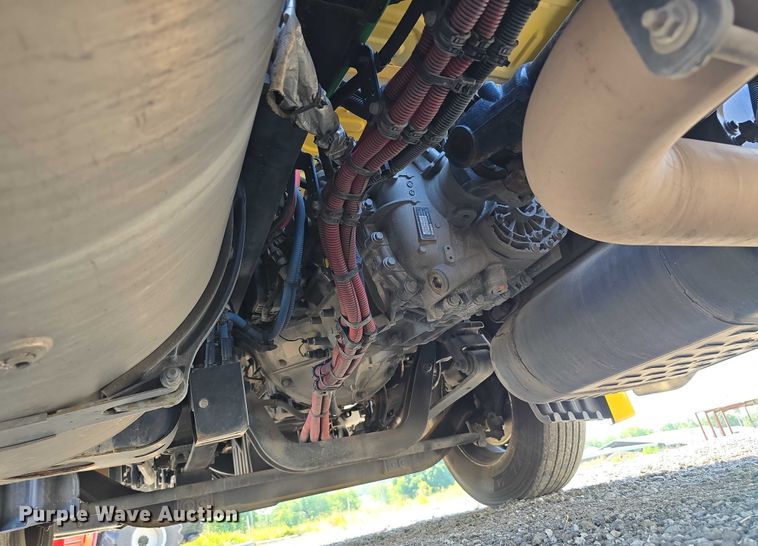 image for item DR3777 2021 Freightliner Cascadia 126 semi truck