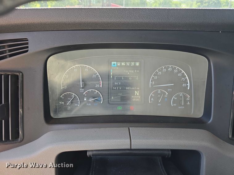 image for item DR3777 2021 Freightliner Cascadia 126 semi truck