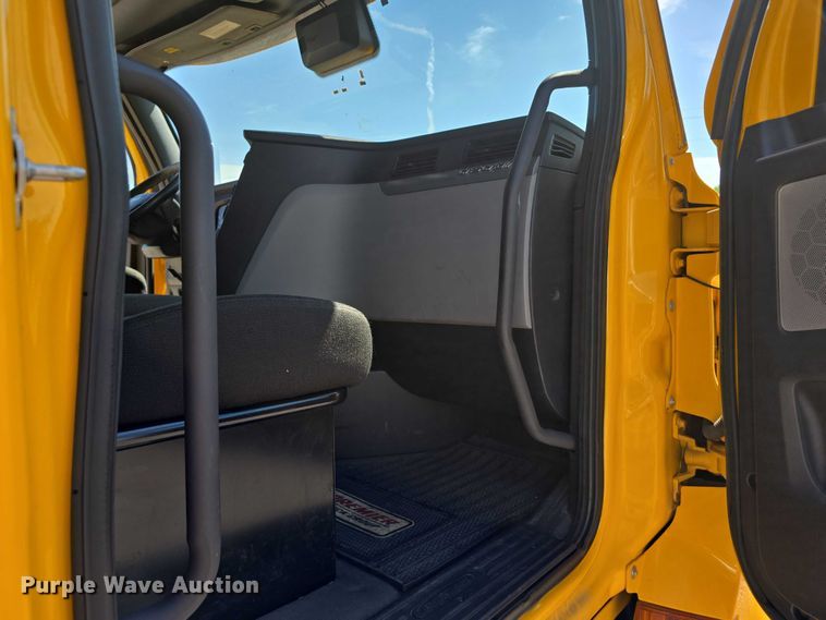 image for item DR3777 2021 Freightliner Cascadia 126 semi truck