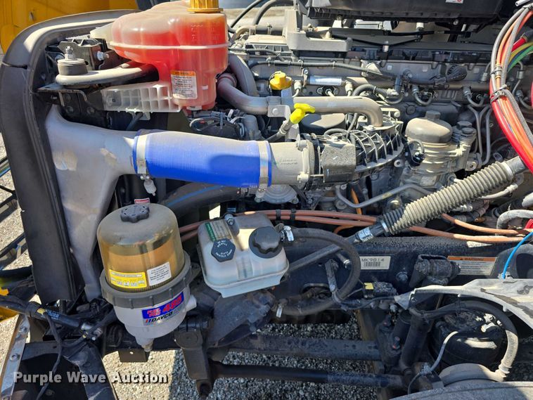 image for item DR3777 2021 Freightliner Cascadia 126 semi truck