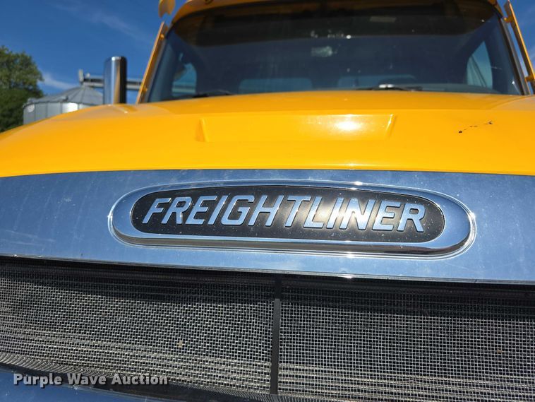 image for item DR3777 2021 Freightliner Cascadia 126 semi truck