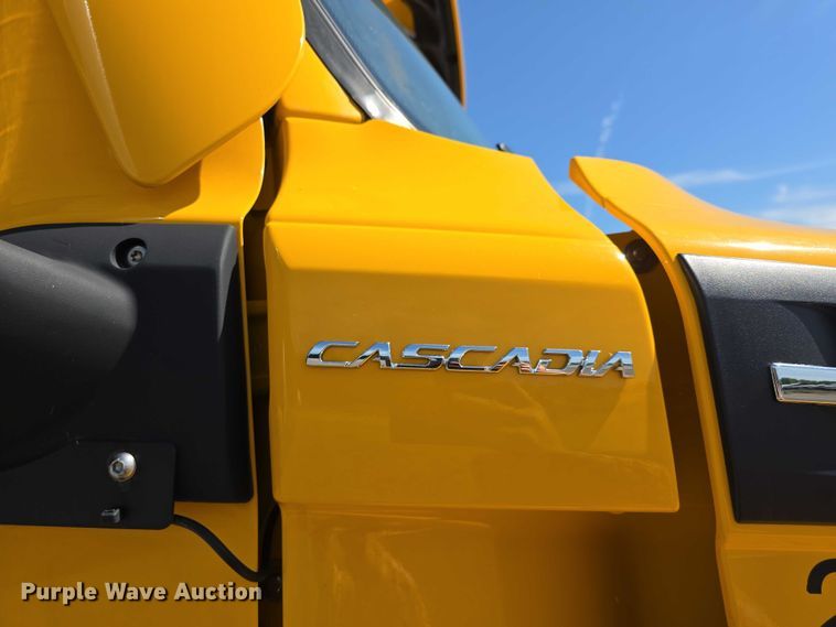 image for item DR3777 2021 Freightliner Cascadia 126 semi truck