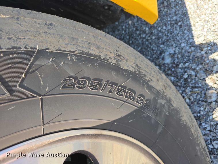 image for item DR3777 2021 Freightliner Cascadia 126 semi truck