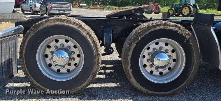 image for item DR3777 2021 Freightliner Cascadia 126 semi truck