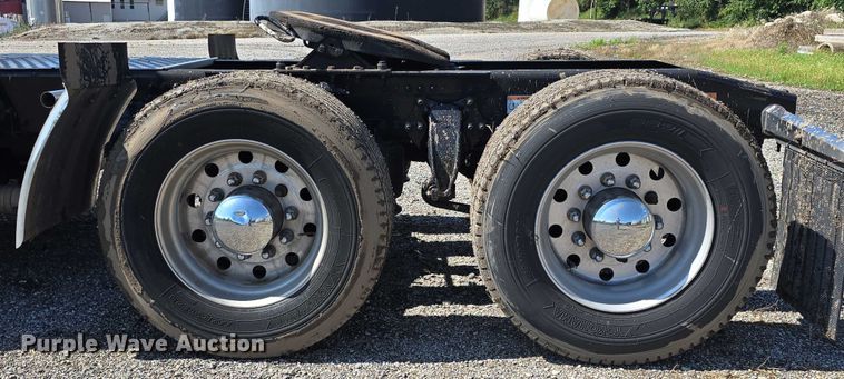 image for item DR3777 2021 Freightliner Cascadia 126 semi truck