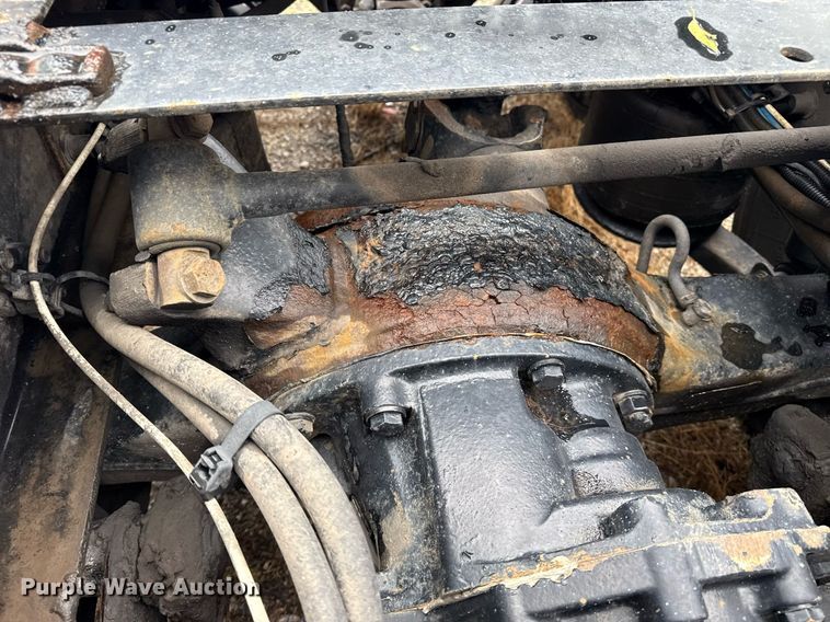 image for item DS3759 2011 Freightliner Cascadia semi truck