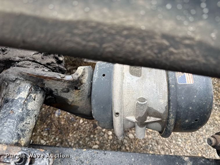 image for item DS3759 2011 Freightliner Cascadia semi truck