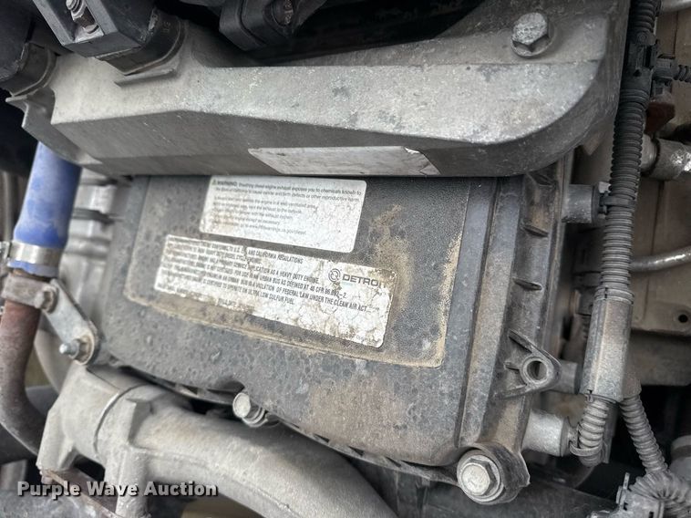 image for item DS3759 2011 Freightliner Cascadia semi truck