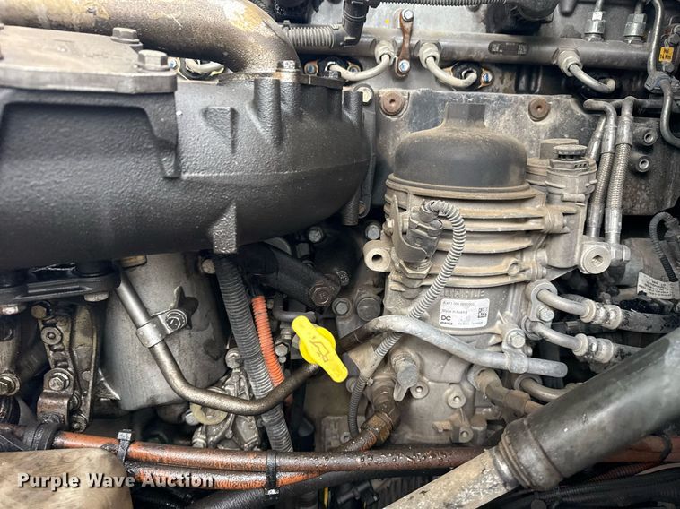 image for item DS3759 2011 Freightliner Cascadia semi truck