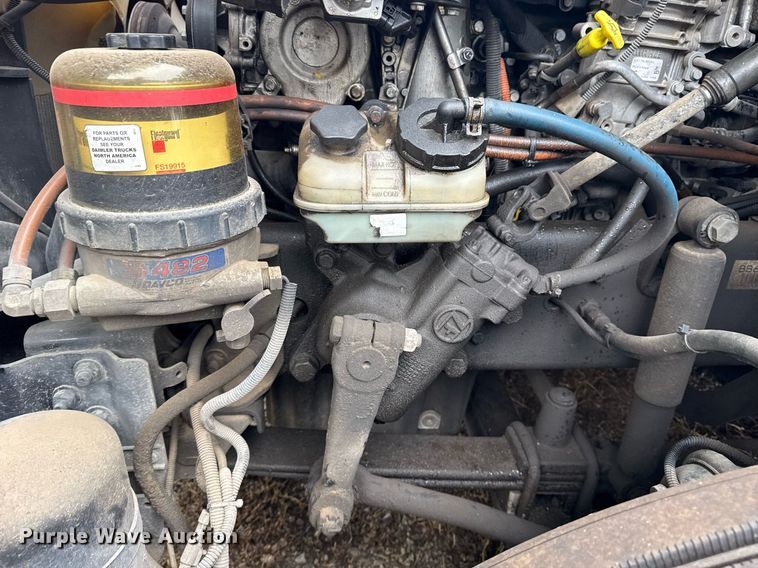 image for item DS3759 2011 Freightliner Cascadia semi truck