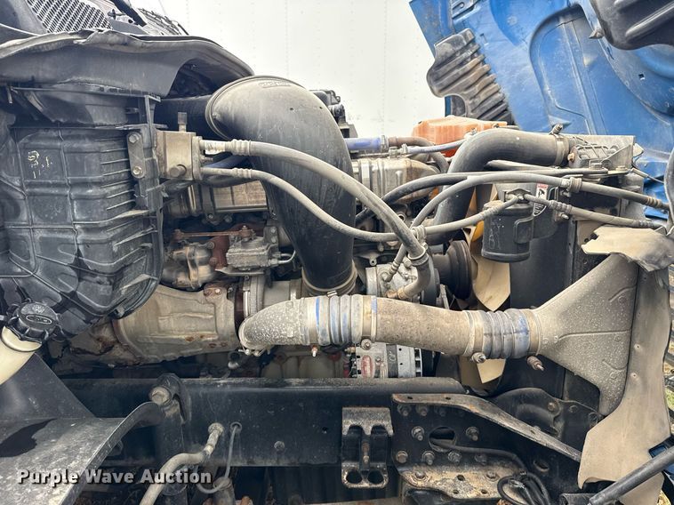 image for item DS3759 2011 Freightliner Cascadia semi truck