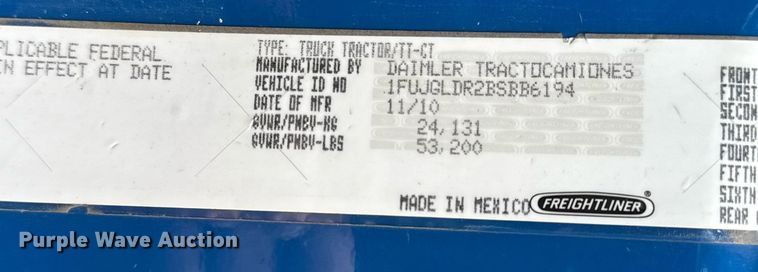 image for item DS3759 2011 Freightliner Cascadia semi truck