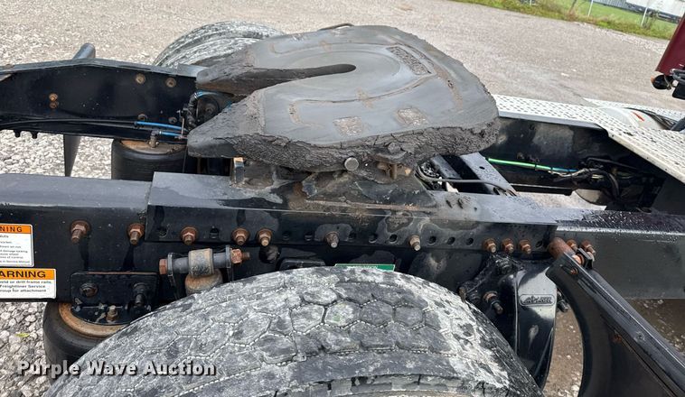 image for item DS3760 2007 Freightliner Columbia semi truck