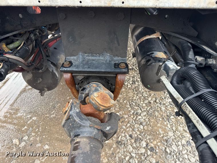 image for item DS3760 2007 Freightliner Columbia semi truck