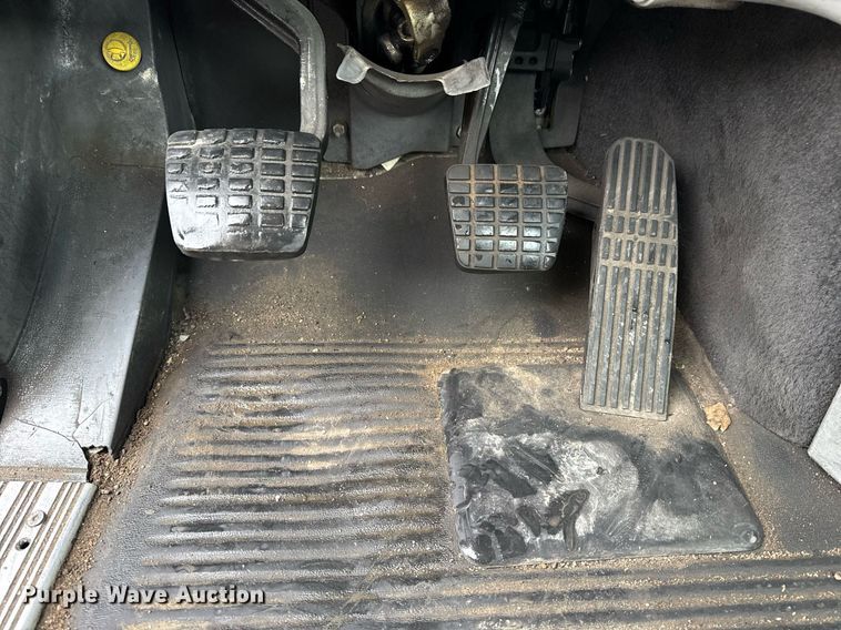 image for item DS3760 2007 Freightliner Columbia semi truck