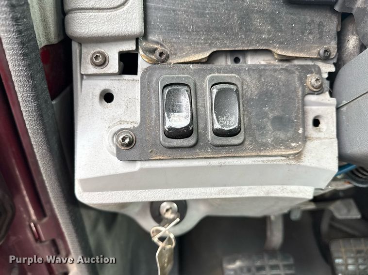 image for item DS3760 2007 Freightliner Columbia semi truck