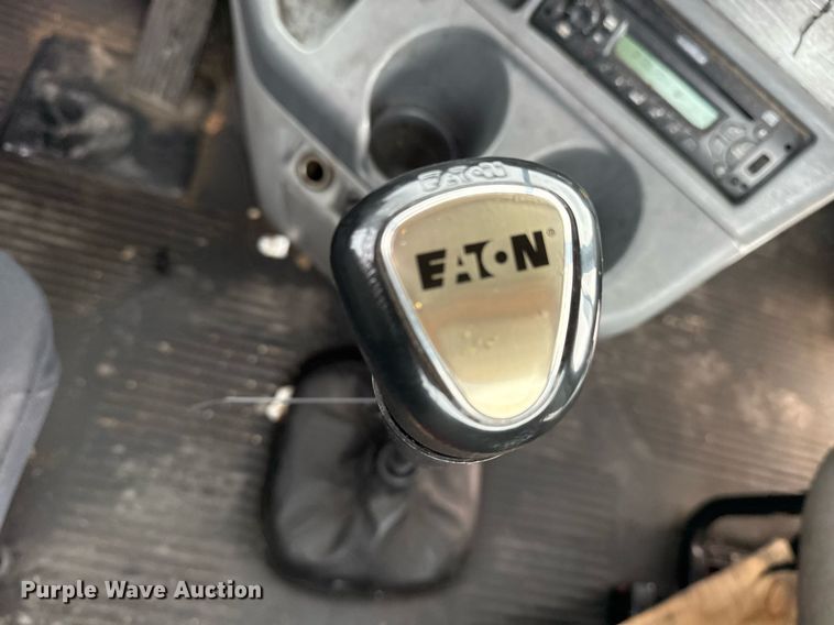 image for item DS3760 2007 Freightliner Columbia semi truck