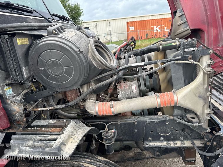 image for item DS3760 2007 Freightliner Columbia semi truck