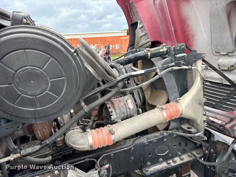 image for item DS3760 2007 Freightliner Columbia semi truck