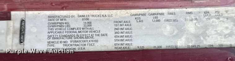 image for item DS3760 2007 Freightliner Columbia semi truck