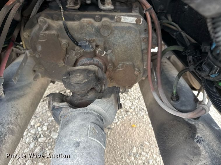 image for item DS3761 2007 Freightliner Columbia semi truck