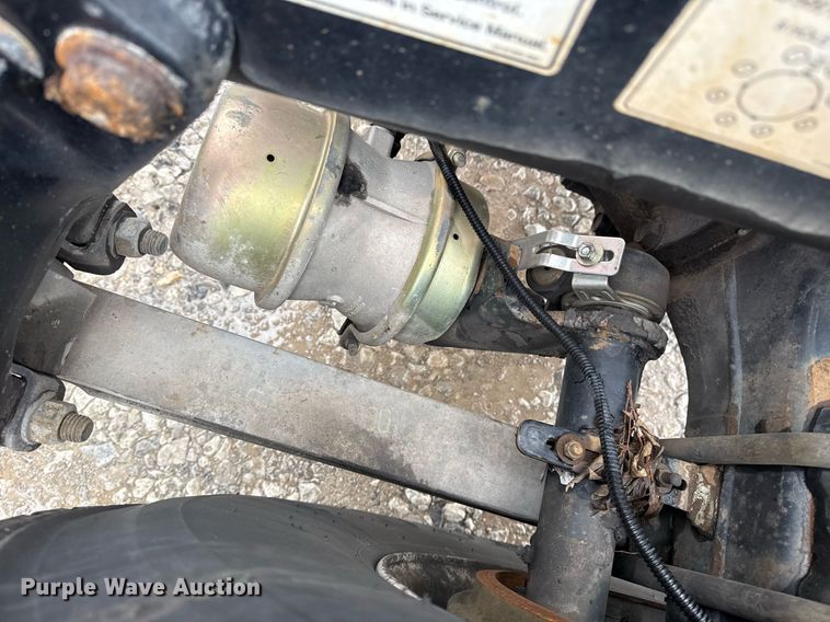 image for item DS3761 2007 Freightliner Columbia semi truck