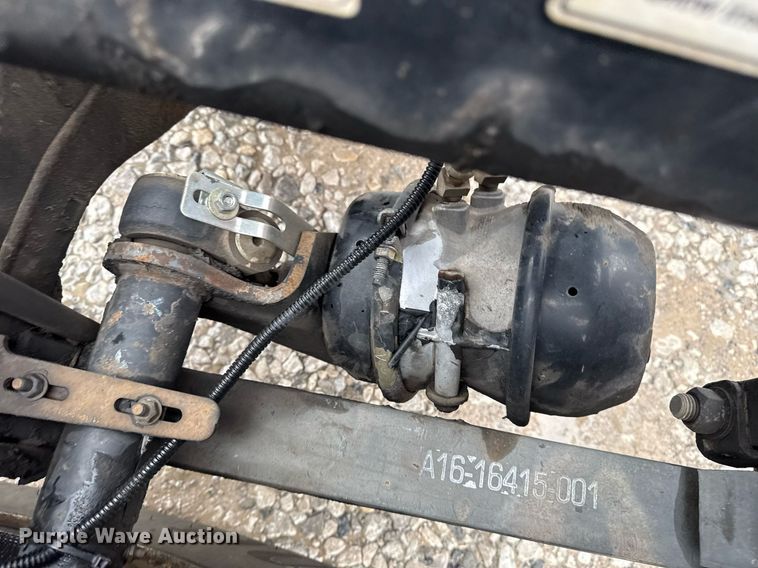 image for item DS3761 2007 Freightliner Columbia semi truck