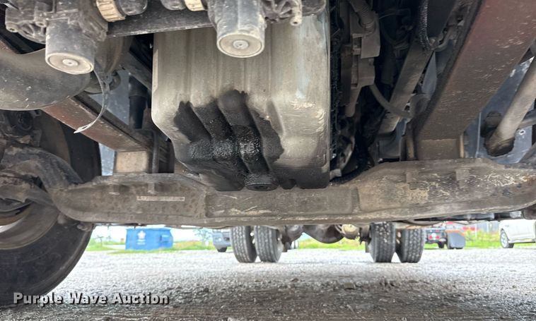 image for item DS3761 2007 Freightliner Columbia semi truck