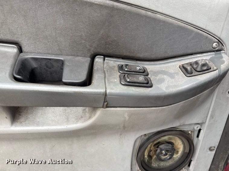 image for item DS3761 2007 Freightliner Columbia semi truck