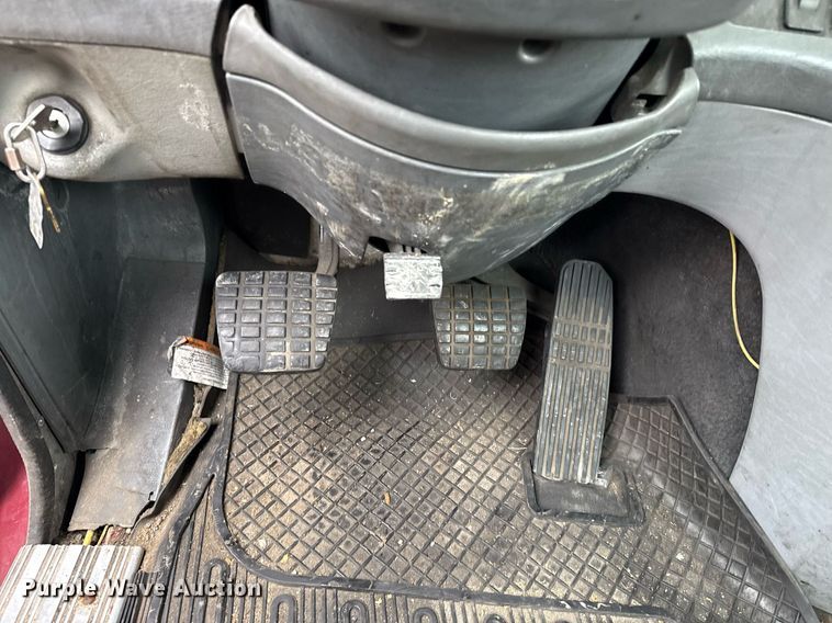 image for item DS3761 2007 Freightliner Columbia semi truck