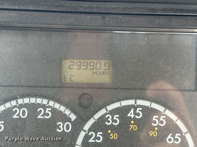 image for item DS3761 2007 Freightliner Columbia semi truck