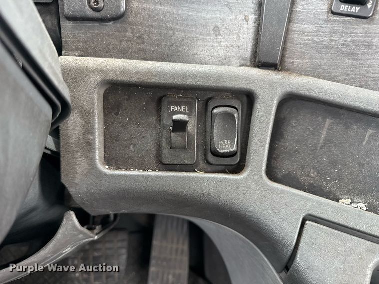 image for item DS3761 2007 Freightliner Columbia semi truck