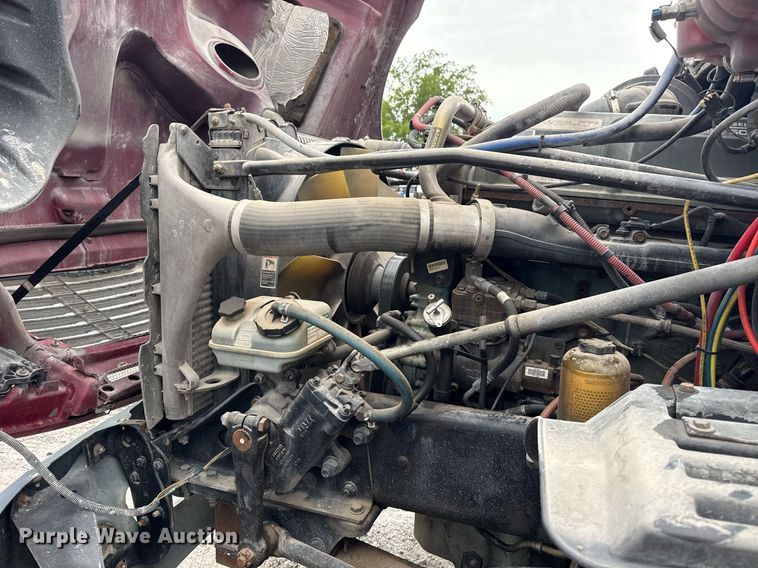 image for item DS3761 2007 Freightliner Columbia semi truck