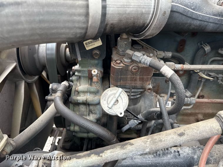 image for item DS3761 2007 Freightliner Columbia semi truck