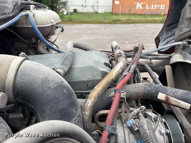 image for item DS3761 2007 Freightliner Columbia semi truck