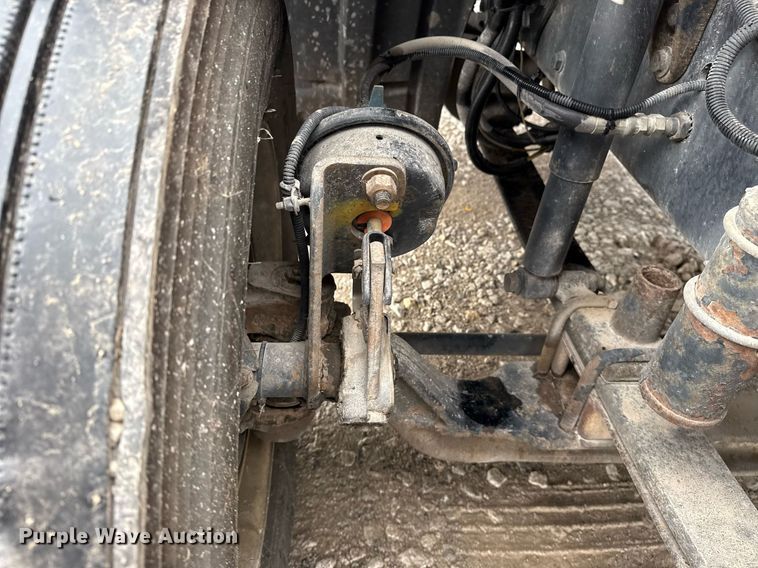 image for item DS3761 2007 Freightliner Columbia semi truck