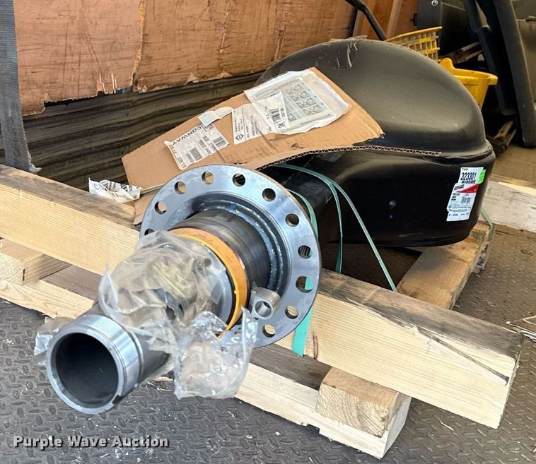 image for item DS3761 2007 Freightliner Columbia semi truck