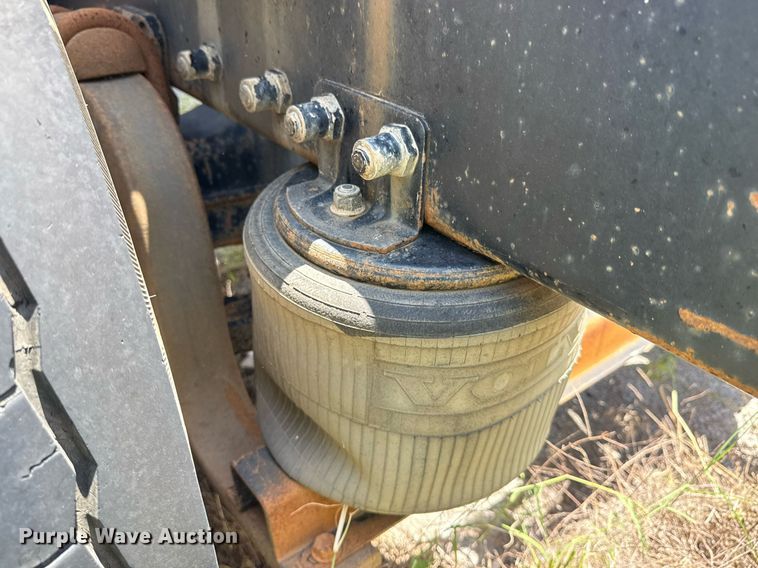 image for item DS3765 1996 Volvo WG semi truck