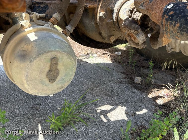 image for item DS3765 1996 Volvo WG semi truck