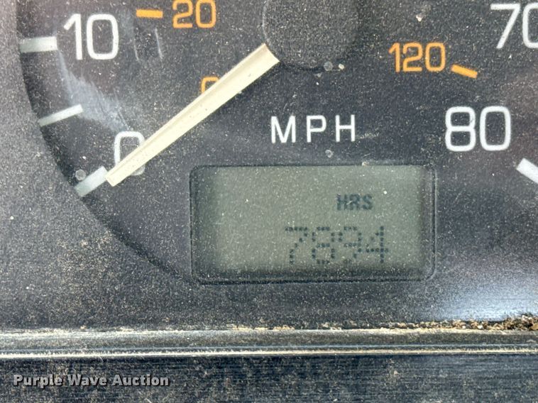 image for item DS3765 1996 Volvo WG semi truck