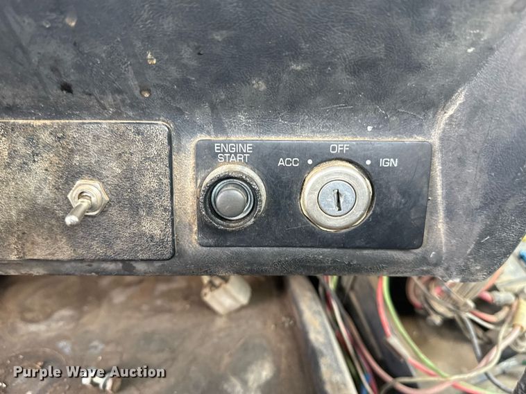 image for item DS3765 1996 Volvo WG semi truck