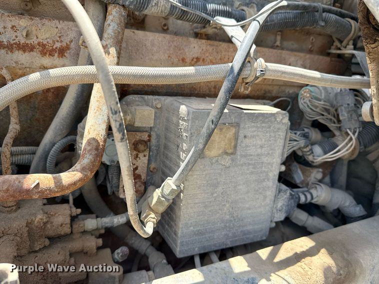 image for item DS3765 1996 Volvo WG semi truck