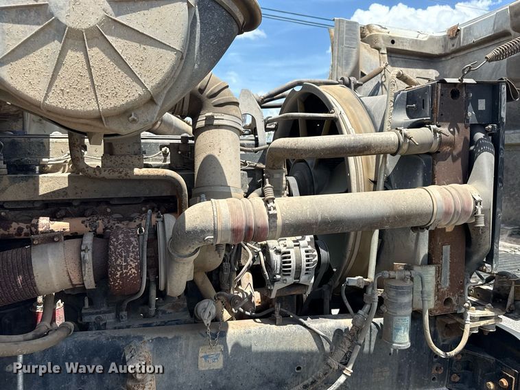 image for item DS3765 1996 Volvo WG semi truck