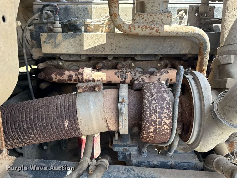 image for item DS3765 1996 Volvo WG semi truck