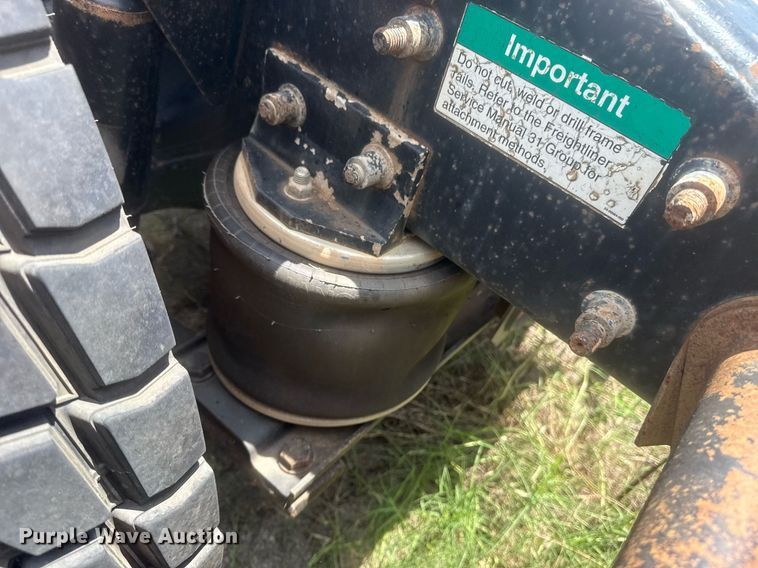 image for item DS3766 1997 Freightliner FLD120 semi truck