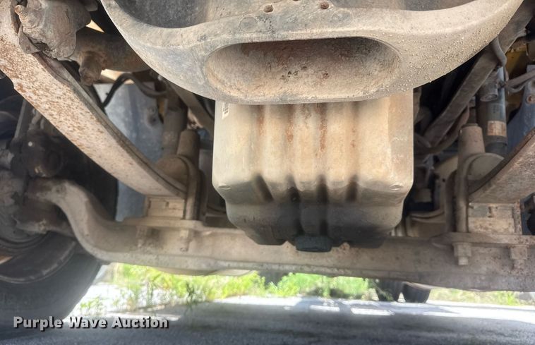 image for item DS3766 1997 Freightliner FLD120 semi truck